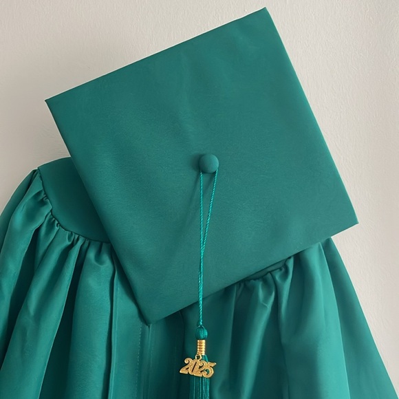 Graduation Cap & Gown - Picture 2 of 9